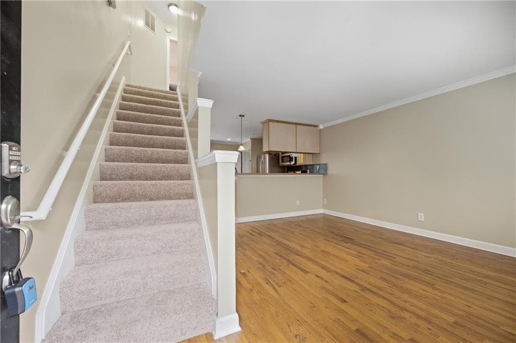 2 bedroom, 2 bathroom, 950 sq ft condominium for sale at 2232 Dunseath Avenue 203, Atlanta, GA 30318 — photo 6