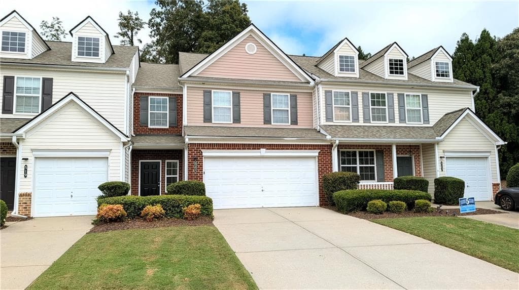 3 bedroom, 3 bathroom, 1,768 sq ft townhouse for rent at 521 Windstone Trail, Alpharetta, GA 30004 for $2,495 a month — photo 2