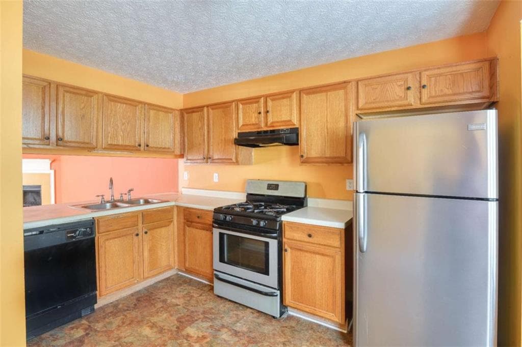 2 bedroom, 3 bathroom, 1,160 sq ft townhouse for rent at 3540 Ashley Station Drive, Marietta, GA 30008 for $1,500 a month — photo 6