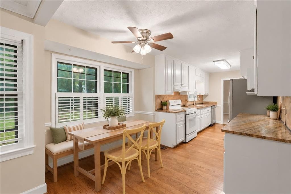 3 bedroom, 2 bathroom, 2,467 sq ft single family residence under contract at 2155 Vine Street, Snellville, GA 30078 — photo 8