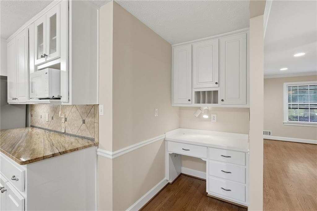 3 bedroom, 2 bathroom, 2,467 sq ft single family residence under contract at 2155 Vine Street, Snellville, GA 30078 — photo 10