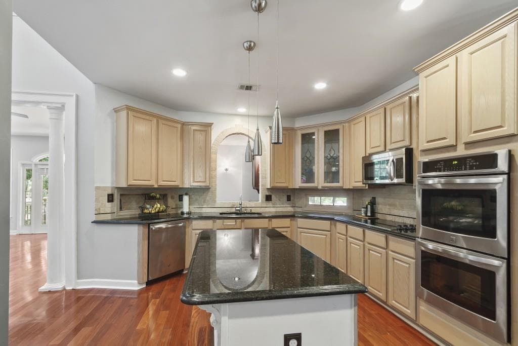 5 bedroom, 4 bathroom, 3,129 sq ft single family residence for sale at 4645 Gran River Glen, Duluth, GA 30096 — photo 7