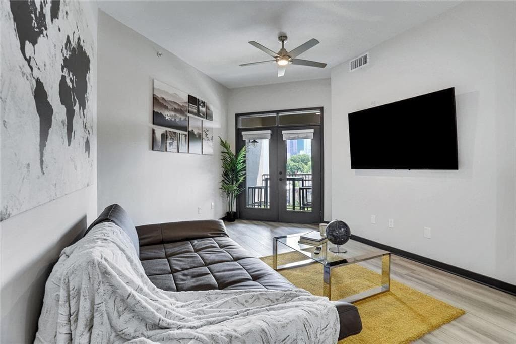 1 bedroom, 1 bathroom, 868 sq ft condominium for sale at 390 17th Street 6006, Atlanta, GA 30363 — photo 4