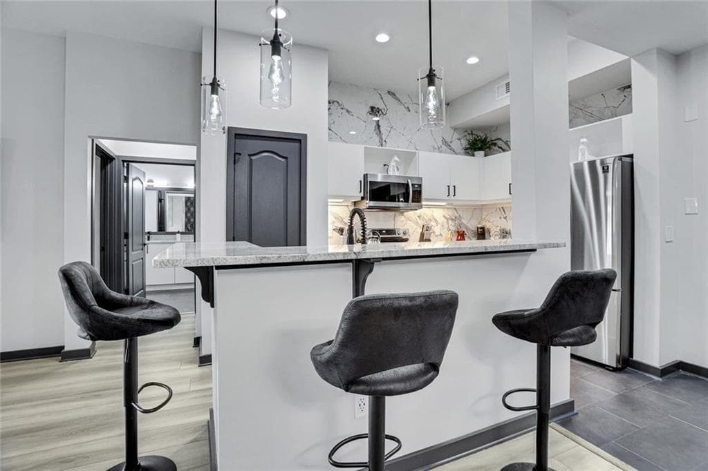 1 bedroom, 1 bathroom, 868 sq ft condominium for sale at 390 17th Street 6006, Atlanta, GA 30363 — photo 5