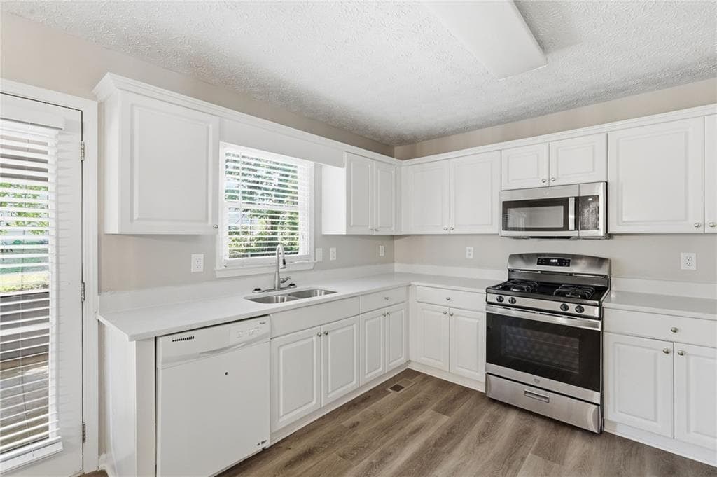 4 bedroom, 2 bathroom, 1,947 sq ft single family residence for sale at 24 Garner Farm Drive, Dallas, GA 30157 — photo 6
