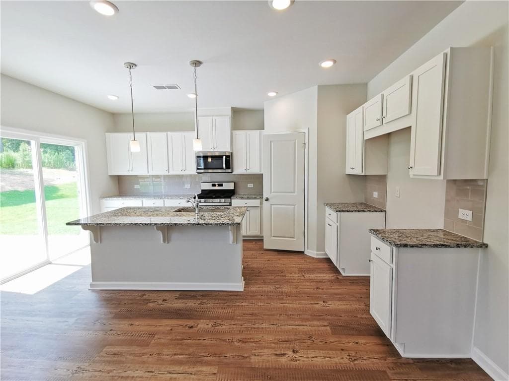 5 bedroom, 3 bathroom, 2,540 sq ft single family residence for rent at 154 Green Love Lane, Grayson, GA 30017 for $2,690 a month — photo 7