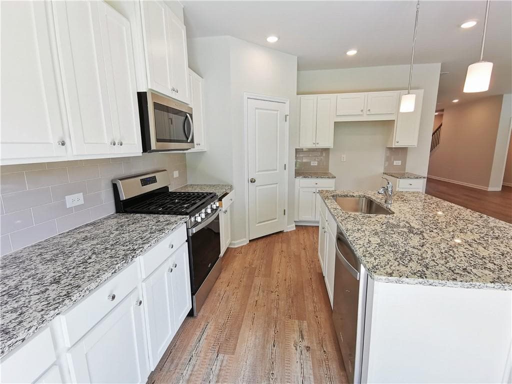 5 bedroom, 3 bathroom, 2,540 sq ft single family residence for rent at 154 Green Love Lane, Grayson, GA 30017 for $2,690 a month — photo 9