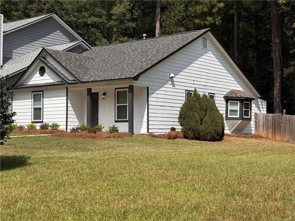 2 bedroom, 2 bathroom, 1,068 sq ft townhouse for sale at 8334 Mountain Pass, Riverdale, GA 30274 — photo 2