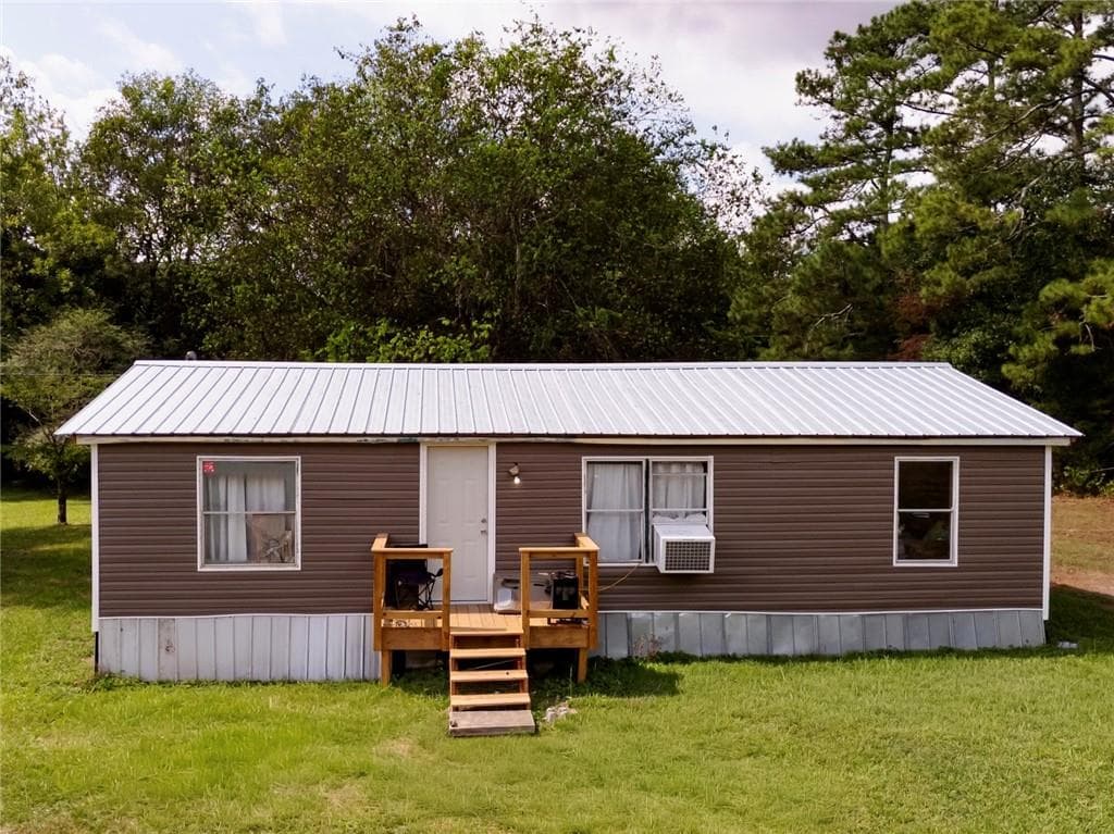 3 bedroom, 2 bathroom, 960 sq ft single family residence for sale at 10 Farm Road, Taylorsville, GA 30178 — photo 2