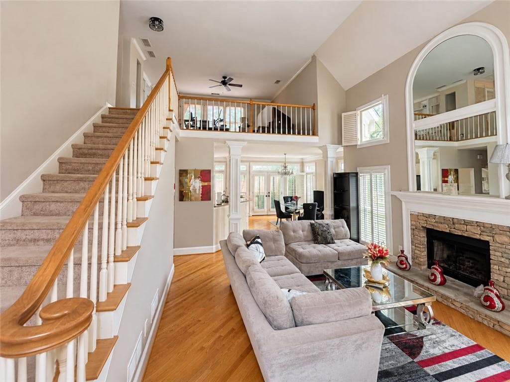 3 bedroom, 3 bathroom, 2,530 sq ft single family residence for sale at 1033 Spalding Club Court, Atlanta, GA 30338 — photo 7