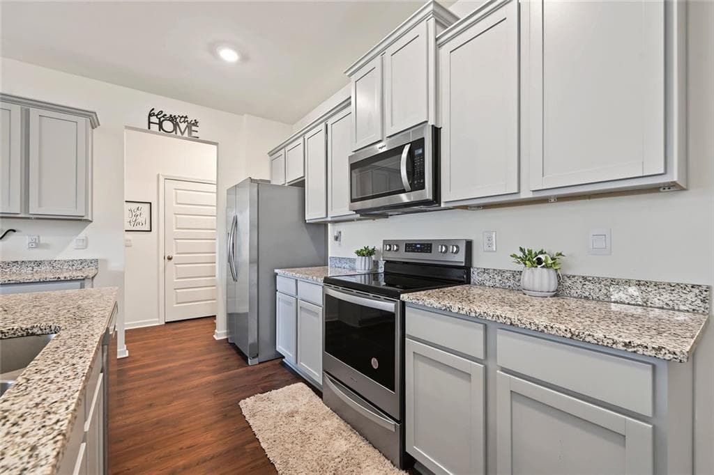3 bedroom, 3 bathroom, 2,426 sq ft townhouse for sale at 102 Hampton Circle, Mcdonough, GA 30253 — photo 6
