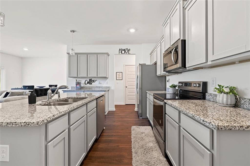 3 bedroom, 3 bathroom, 2,426 sq ft townhouse for sale at 102 Hampton Circle, Mcdonough, GA 30253 — photo 8