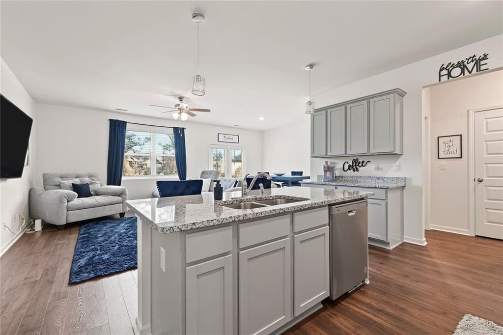 3 bedroom, 3 bathroom, 2,426 sq ft townhouse for sale at 102 Hampton Circle, Mcdonough, GA 30253 — photo 9
