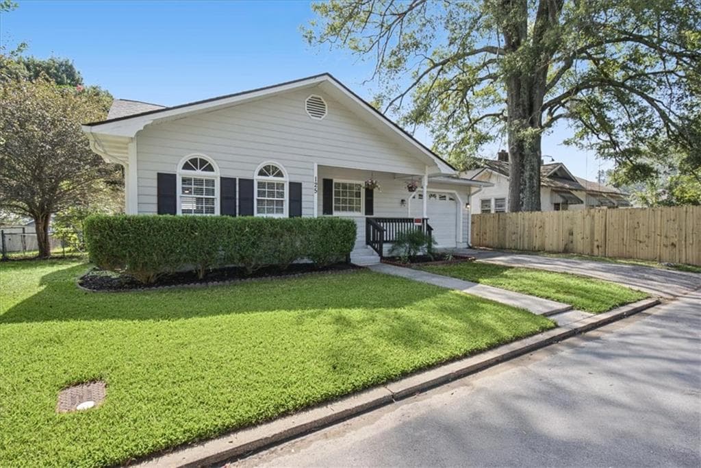 2 bedroom, 1 bathroom, 1,086 sq ft single family residence for sale at 125 4th Street, Rome, GA 30161 — photo 2