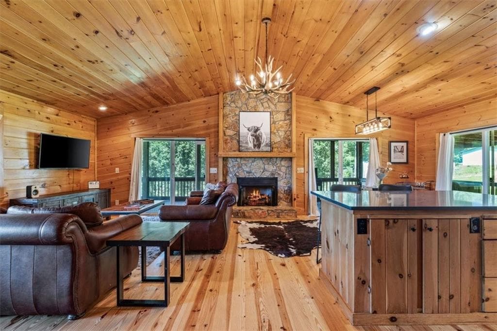 2 bedroom, 2 bathroom, 1,232 sq ft single family residence for sale at 25 Wildcat Run, Suches, GA 30572