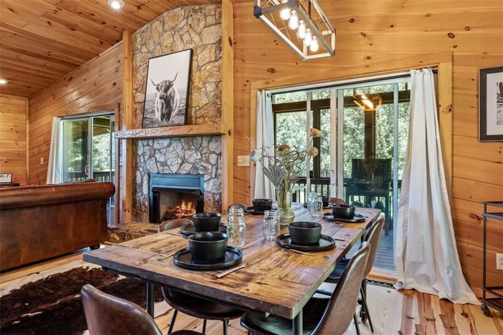 2 bedroom, 2 bathroom, 1,232 sq ft single family residence for sale at 25 Wildcat Run, Suches, GA 30572 — photo 4