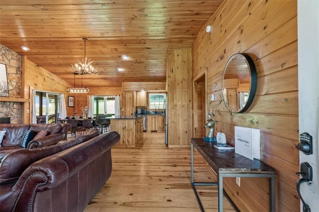 2 bedroom, 2 bathroom, 1,232 sq ft single family residence for sale at 25 Wildcat Run, Suches, GA 30572 — photo 5