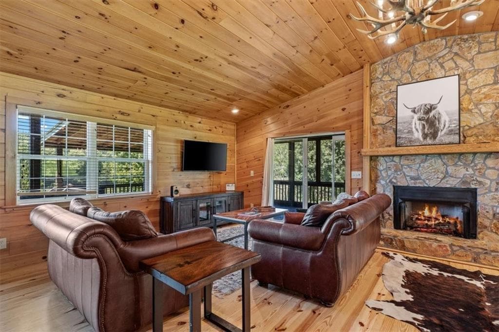 2 bedroom, 2 bathroom, 1,232 sq ft single family residence for sale at 25 Wildcat Run, Suches, GA 30572 — photo 6