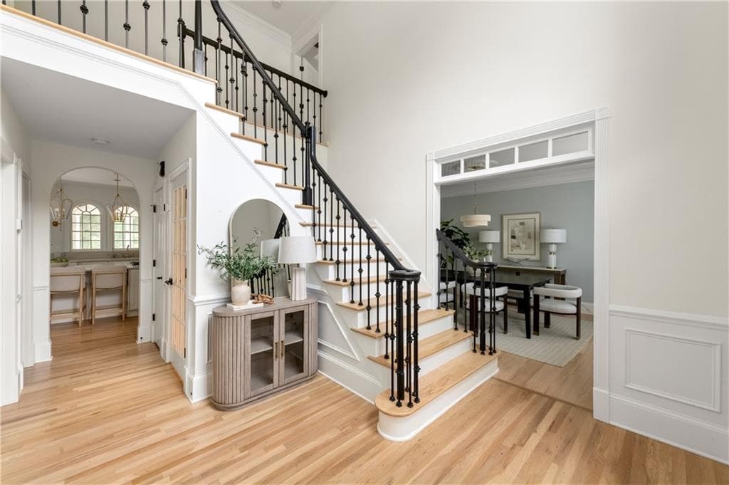 6 bedroom, 5 bathroom, 4,324 sq ft single family residence for sale at 5170 Edgerton Drive, Peachtree Corners, GA 30092 — photo 4