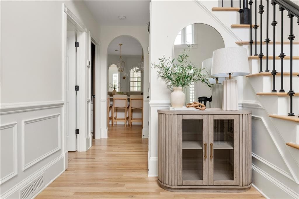 6 bedroom, 5 bathroom, 4,324 sq ft single family residence for sale at 5170 Edgerton Drive, Peachtree Corners, GA 30092 — photo 6