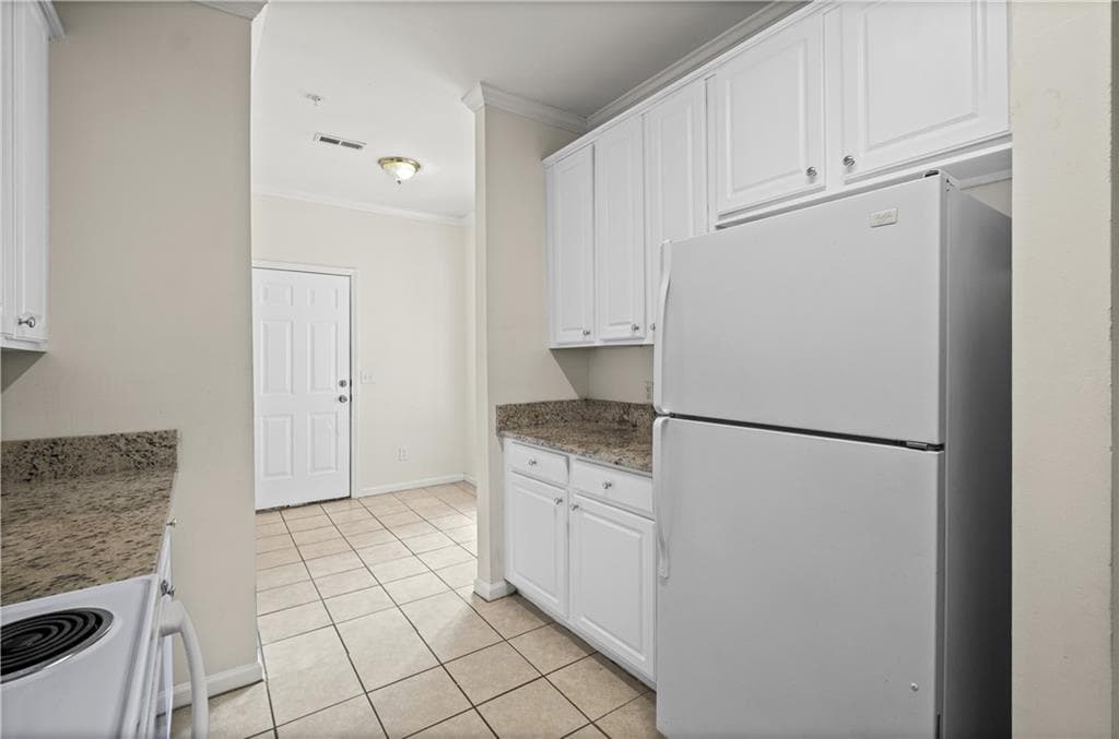 3 bedroom, 3 bathroom townhouse for rent at 8806 Fairview Bluff Road, Johns Creek, GA 30022 for $2,395 a month — photo 7