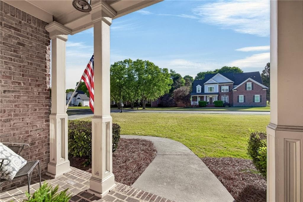 5 bedroom, 5 bathroom, 3,319 sq ft single family residence for sale at 16 Stratford Lane, Cartersville, GA 30120 — photo 5