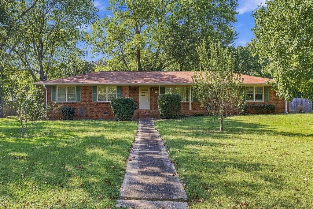 3 bedroom, 2 bathroom, 1,427 sq ft single family residence for sale at 20 Little Valley Road, Cartersville, GA 30121