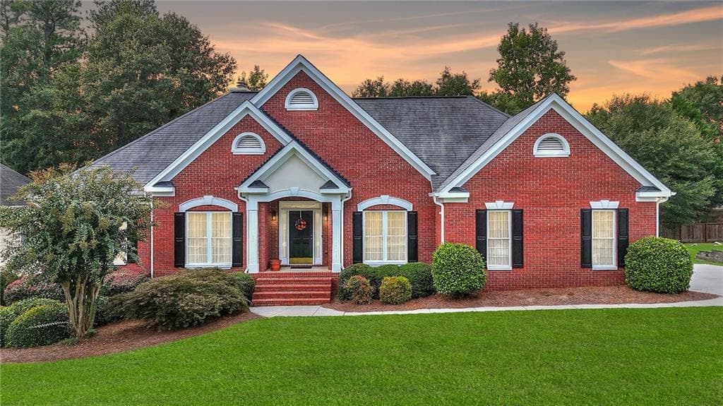 3 bedroom, 4 bathroom, 3,712 sq ft single family residence for sale at 613 EAGLE RIVER Lane, Grayson, GA 30017 — photo 2