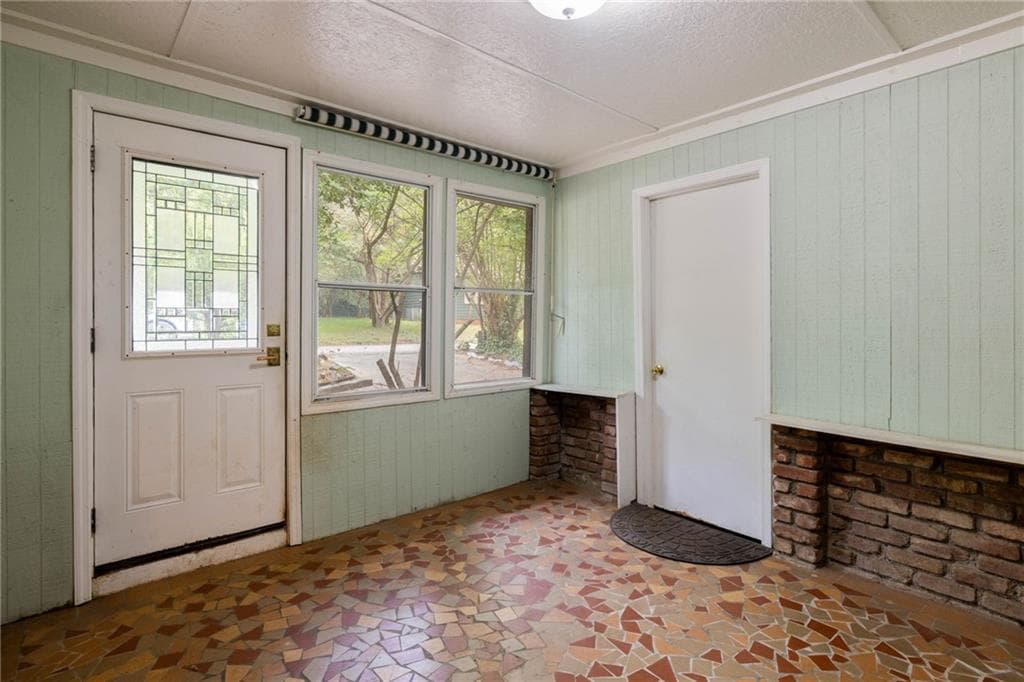2 bedroom, 1 bathroom, 1,367 sq ft single family residence for sale at 449 Magnolia Drive, Pine Lake, GA 30072 — photo 4