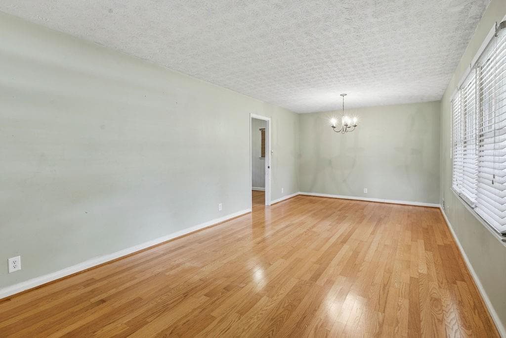 3 bedroom, 2 bathroom, 1,427 sq ft single family residence for sale at 20 Little Valley Road, Cartersville, GA 30121 — photo 3