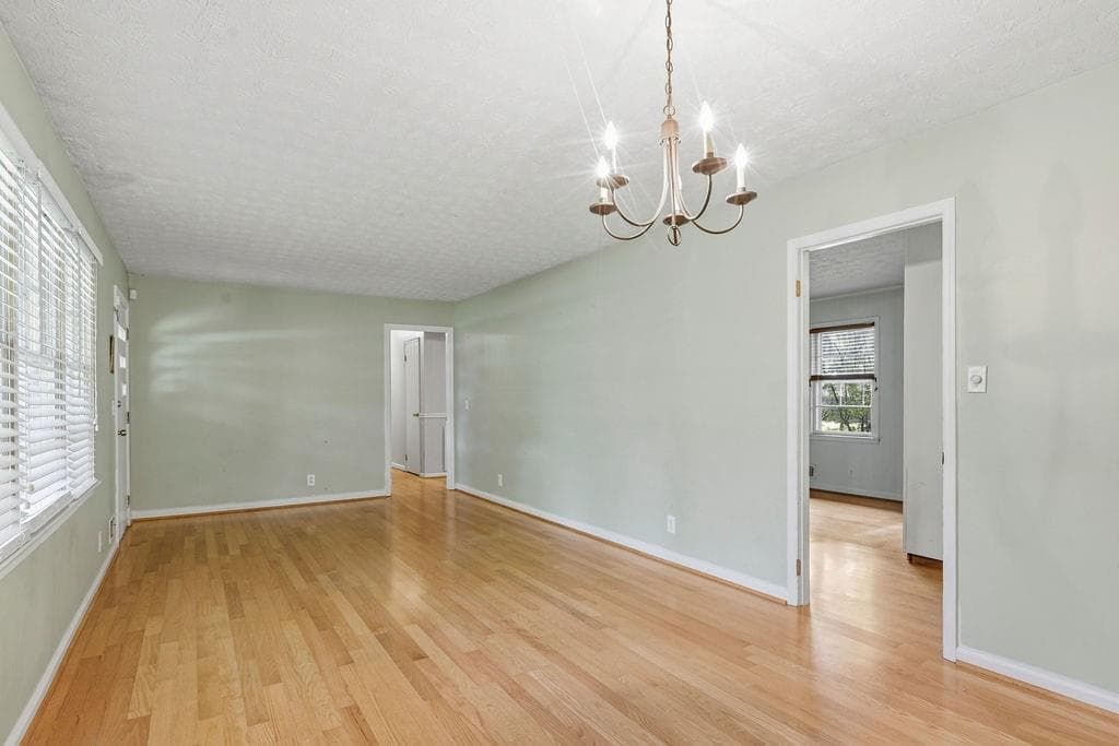 3 bedroom, 2 bathroom, 1,427 sq ft single family residence for sale at 20 Little Valley Road, Cartersville, GA 30121 — photo 4