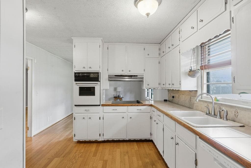 3 bedroom, 2 bathroom, 1,427 sq ft single family residence for sale at 20 Little Valley Road, Cartersville, GA 30121 — photo 6