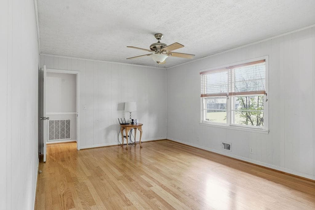 3 bedroom, 2 bathroom, 1,427 sq ft single family residence for sale at 20 Little Valley Road, Cartersville, GA 30121 — photo 7