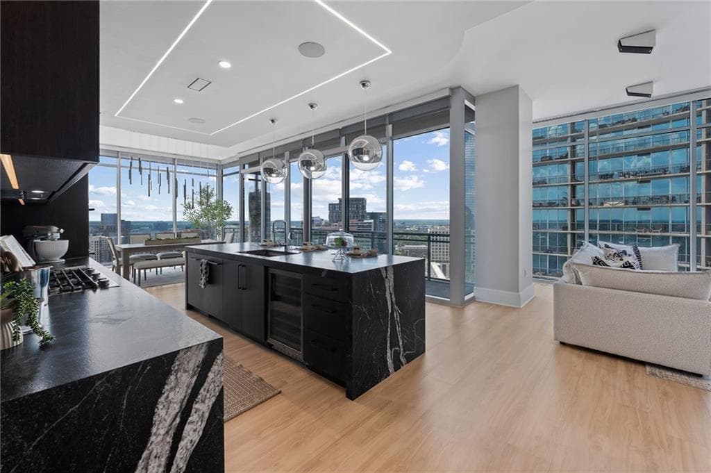 3 bedroom, 3 bathroom, 2,288 sq ft condominium for sale at 1065 Peachtree Street 3402, Atlanta, GA 30309 — photo 4