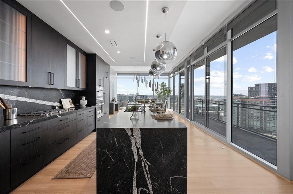 3 bedroom, 3 bathroom, 2,288 sq ft condominium for sale at 1065 Peachtree Street 3402, Atlanta, GA 30309 — photo 5