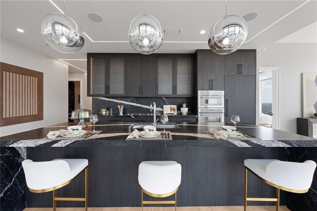 3 bedroom, 3 bathroom, 2,288 sq ft condominium for sale at 1065 Peachtree Street 3402, Atlanta, GA 30309 — photo 7
