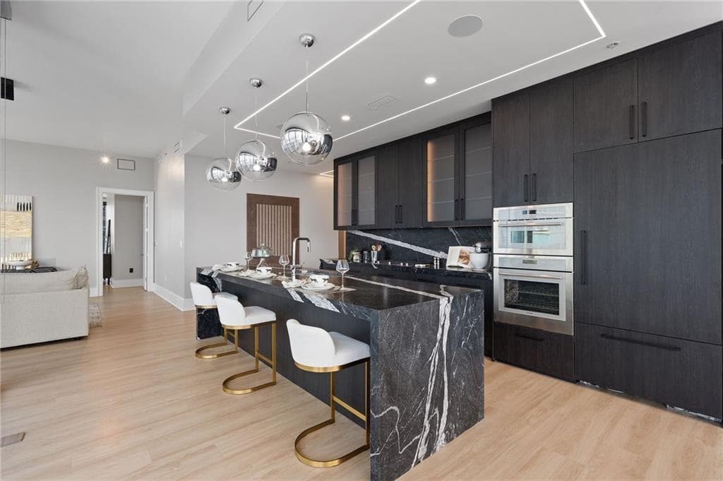 3 bedroom, 3 bathroom, 2,288 sq ft condominium for sale at 1065 Peachtree Street 3402, Atlanta, GA 30309 — photo 8