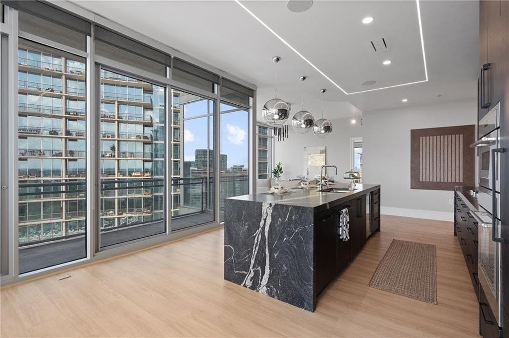 3 bedroom, 3 bathroom, 2,288 sq ft condominium for sale at 1065 Peachtree Street 3402, Atlanta, GA 30309 — photo 10