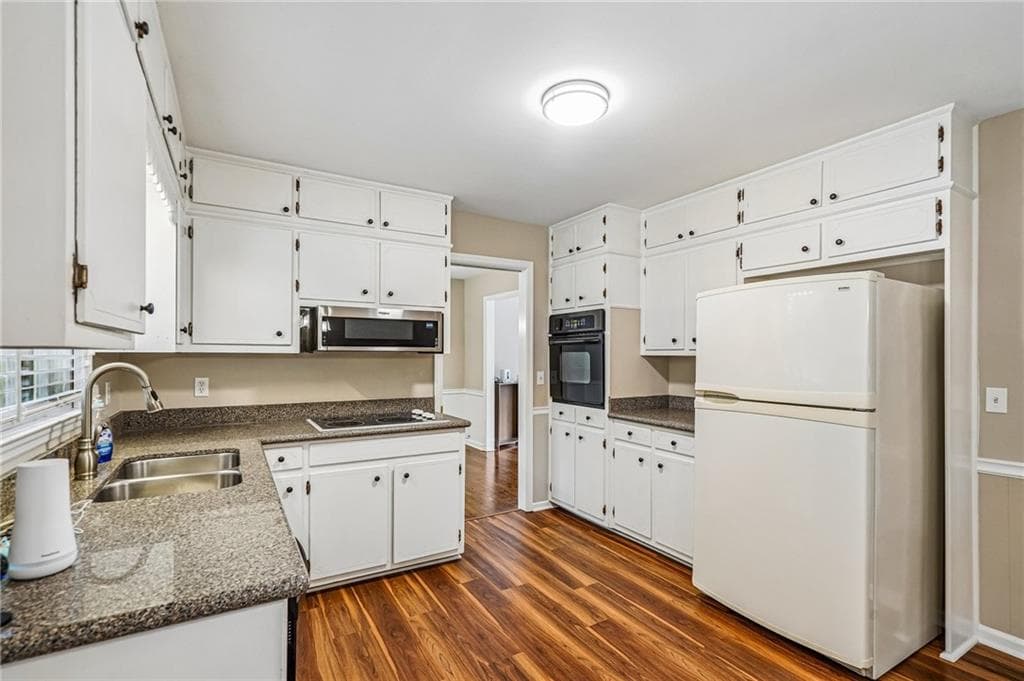 4 bedroom, 3 bathroom, 2,267 sq ft single family residence for sale at 4254 Wheaton Lane, Clarkston, GA 30021 — photo 7