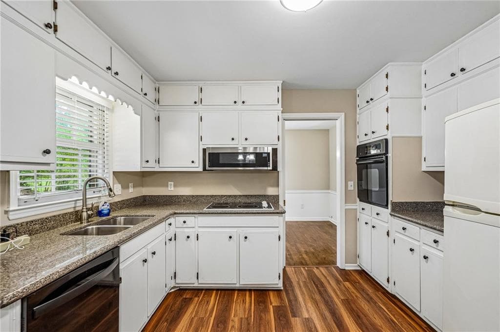 4 bedroom, 3 bathroom, 2,267 sq ft single family residence for sale at 4254 Wheaton Lane, Clarkston, GA 30021 — photo 8
