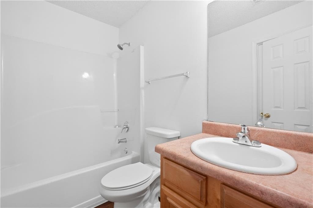 5 bedroom, 3 bathroom, 3,157 sq ft single family residence for sale at 645 Wildboar Court, Fairburn, GA 30213 — photo 6