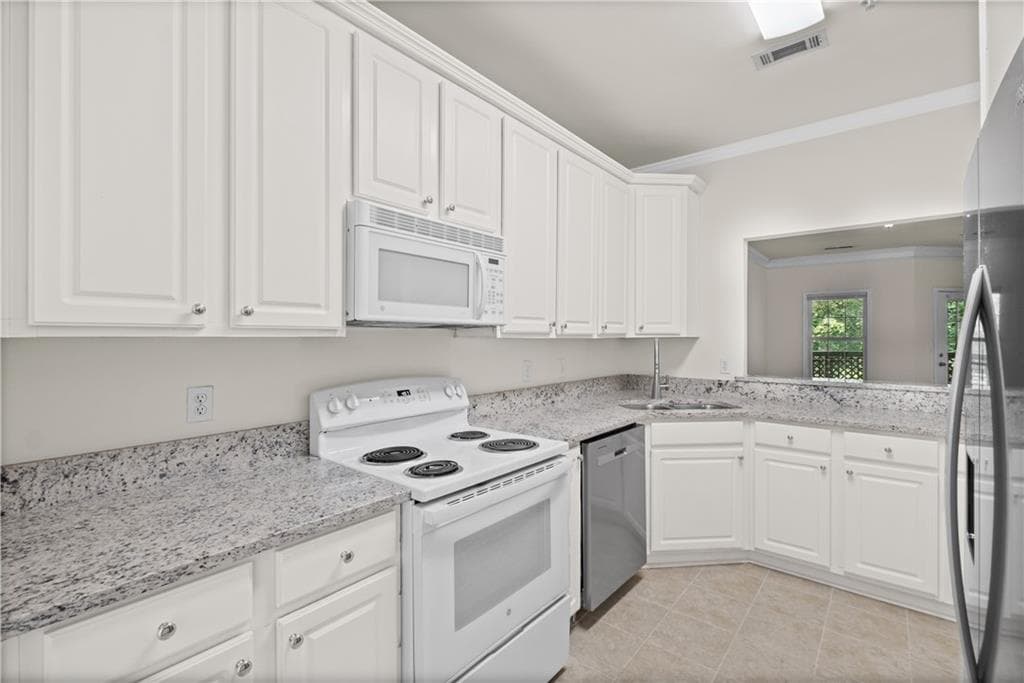 2 bedroom, 2 bathroom condominium for rent at 8849 Fairview Bluff Road, Johns Creek, GA 30022 for $1,950 a month — photo 7