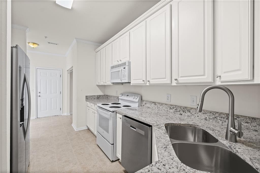 2 bedroom, 2 bathroom condominium for rent at 8849 Fairview Bluff Road, Johns Creek, GA 30022 for $1,950 a month — photo 9