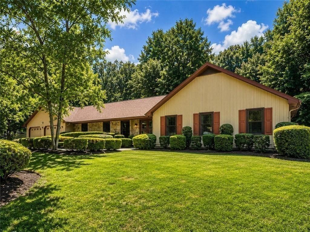 4 bedroom, 3 bathroom, 2,791 sq ft single family residence for sale at 3520 Turtle Cove Court, Marietta, GA 30067 — photo 2