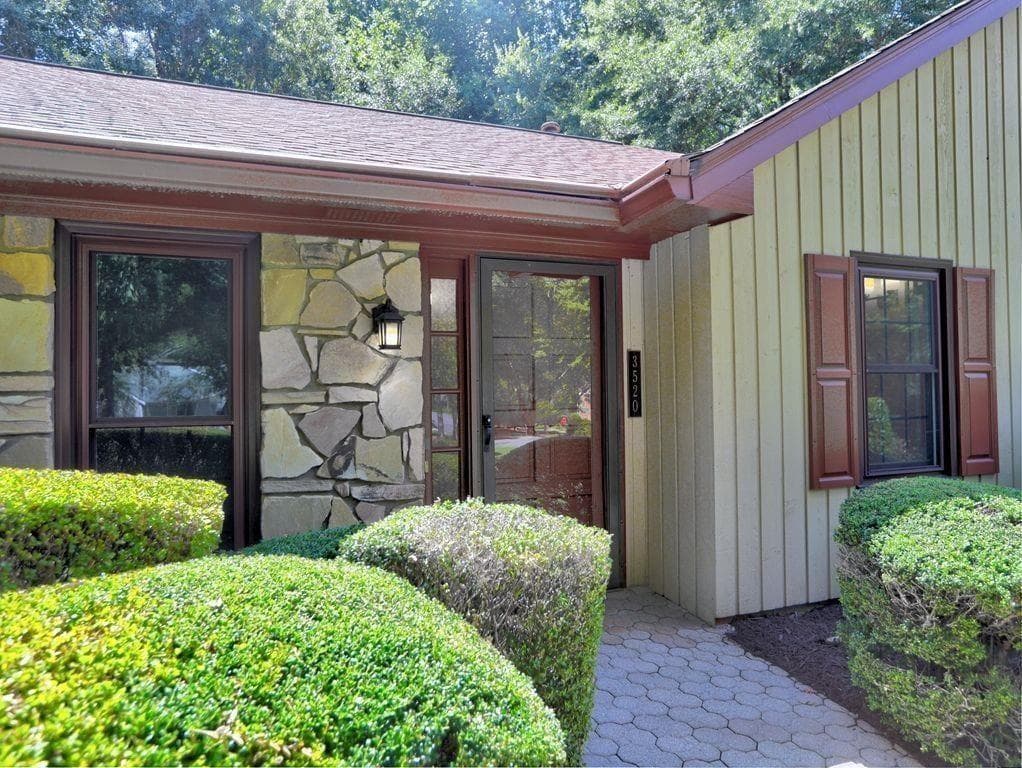 4 bedroom, 3 bathroom, 2,791 sq ft single family residence for sale at 3520 Turtle Cove Court, Marietta, GA 30067 — photo 3