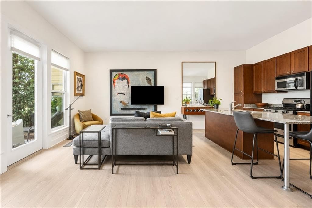 1 bedroom, 1 bathroom, 943 sq ft condominium for sale at 1195 Milton Terrace 1106, Atlanta, GA 30315 — photo 10