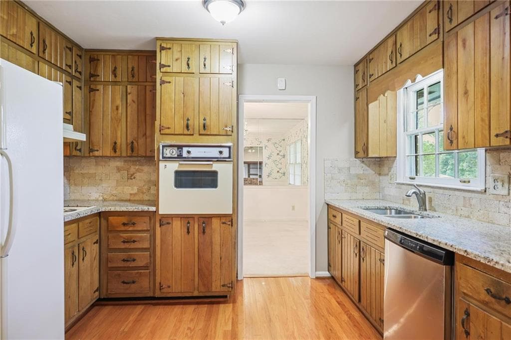 3 bedroom, 3 bathroom, 2,305 sq ft single family residence under contract at 2902 Marlin Circle, Chamblee, GA 30341 — photo 10