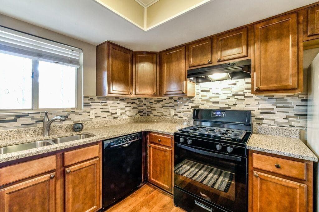 2 bedroom, 2 bathroom, 1,250 sq ft condominium for rent at 53 Doranne Court 53, Smyrna, GA 30080 for $1,725 a month — photo 6