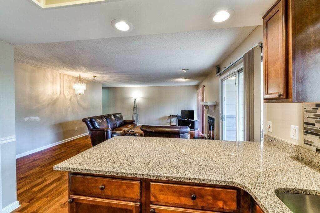 2 bedroom, 2 bathroom, 1,250 sq ft condominium for rent at 53 Doranne Court 53, Smyrna, GA 30080 for $1,725 a month — photo 8