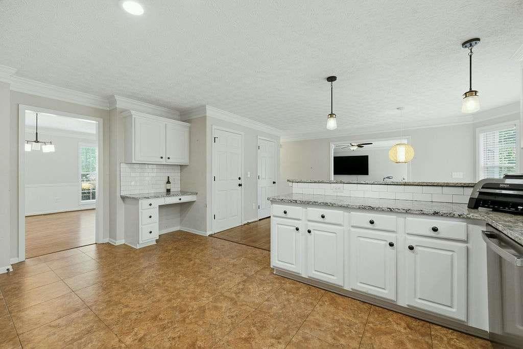 4 bedroom, 3 bathroom, 2,540 sq ft single family residence for sale at 4957 HERITAGE CROSSING Drive, Powder Springs, GA 30127 — photo 10
